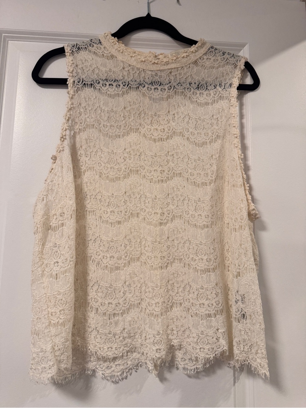 Forever 21 Cream Lace Sleeveless High-Neck Camisole